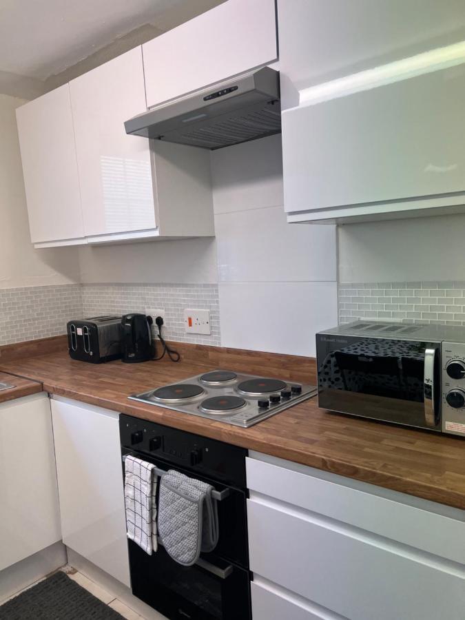 2 Bedroom Flat, 2 Minutes Walk To Bethnalgreen Station, Central ลอนดอน ภายนอก รูปภาพ