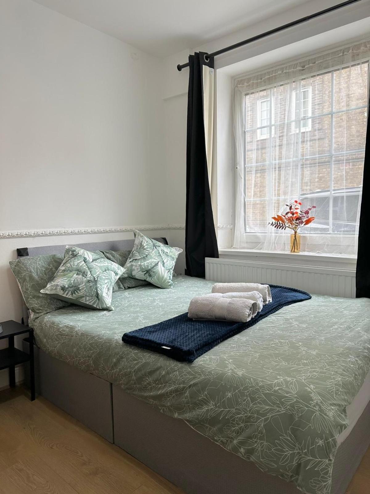 2 Bedroom Flat, 2 Minutes Walk To Bethnalgreen Station, Central ลอนดอน ภายนอก รูปภาพ